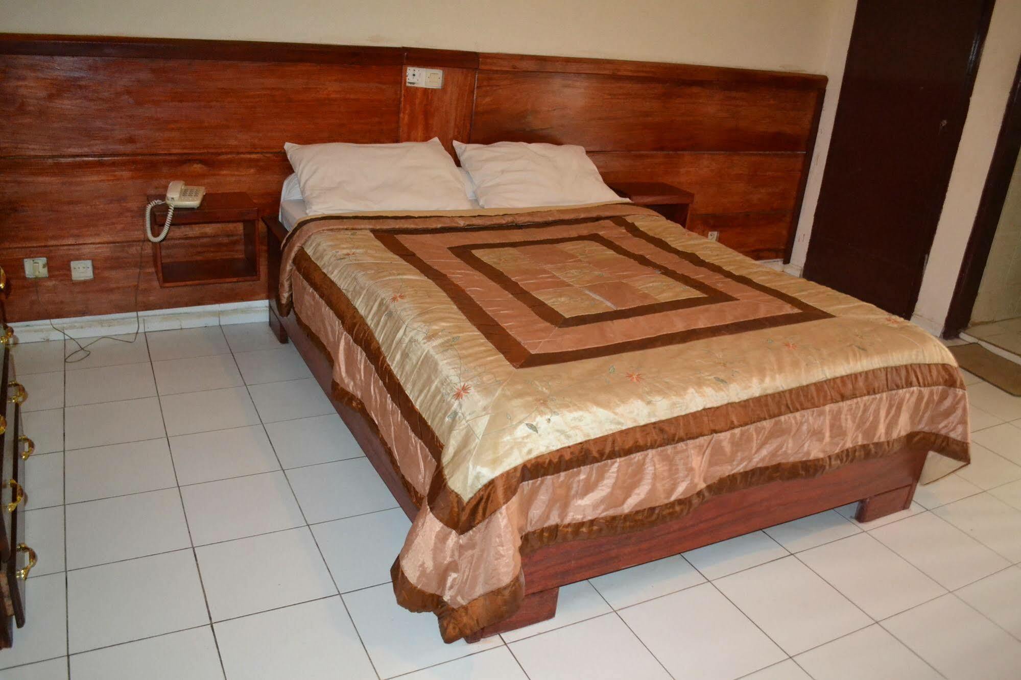 Hotel Le Diplomate Yaoundé Kültér fotó