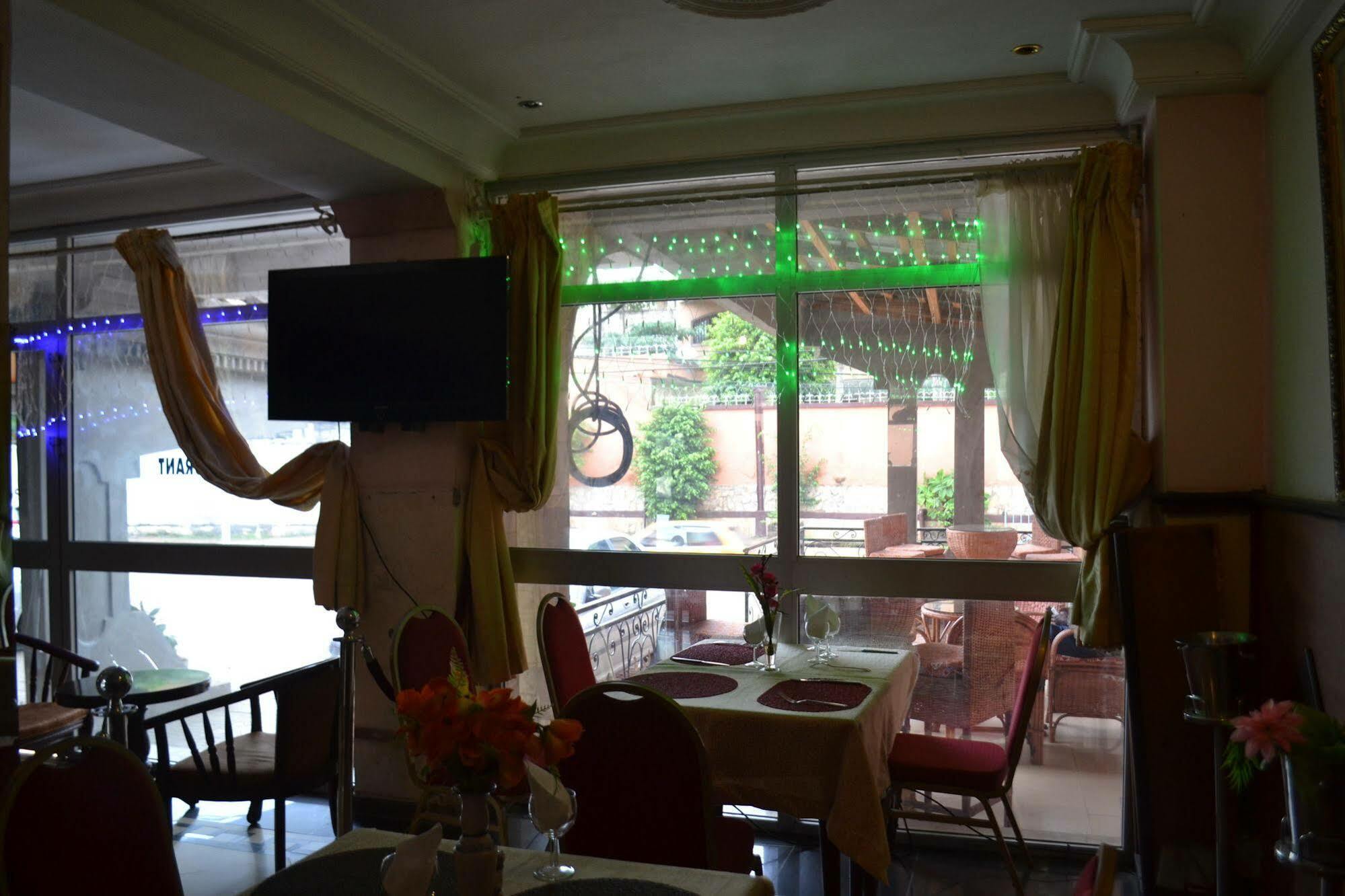 Hotel Le Diplomate Yaoundé Kültér fotó